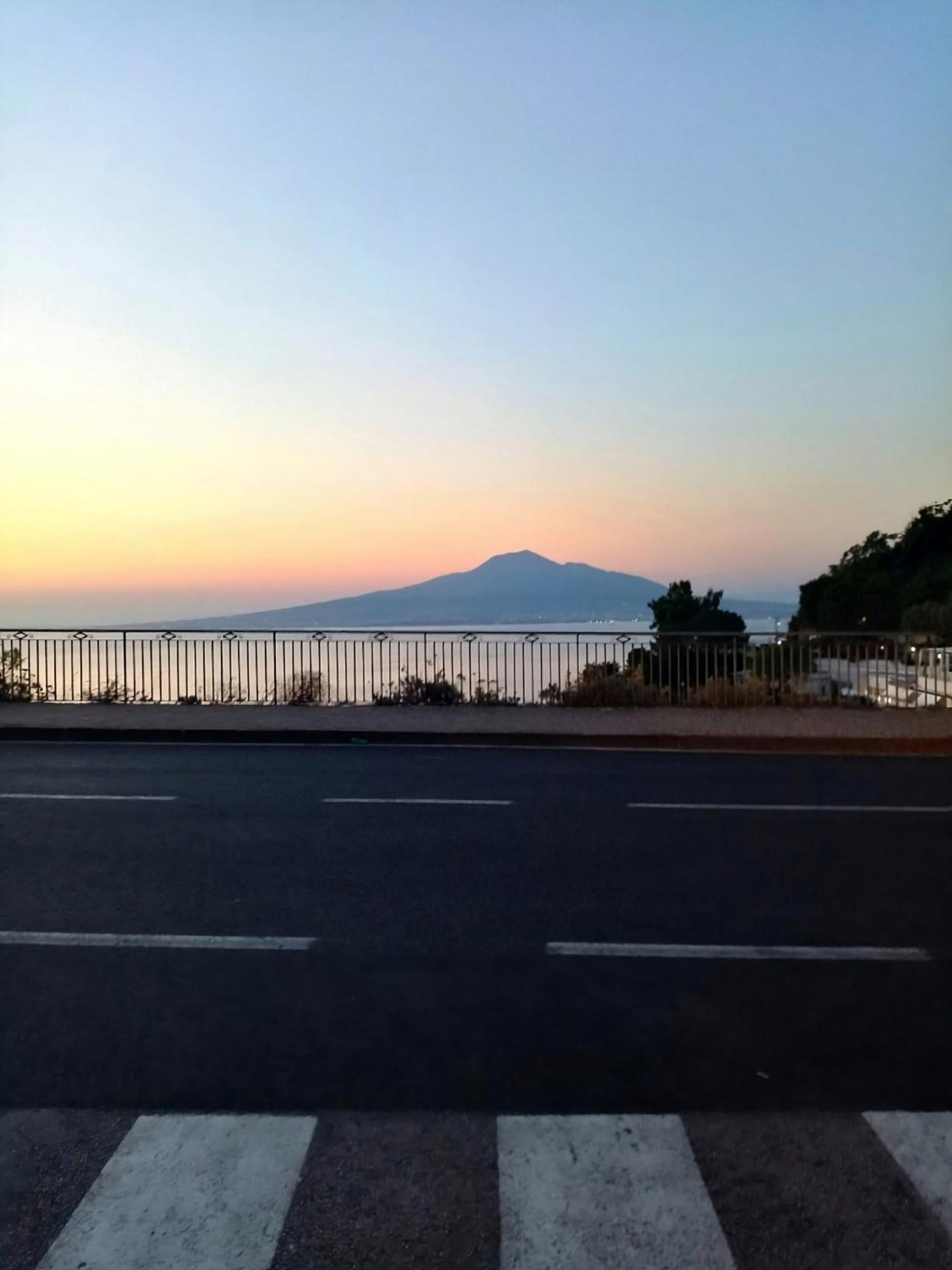 Casalulu Holiday Home - Lovely Apartment Sorrento Coast Вико-Экуенсе Экстерьер фото